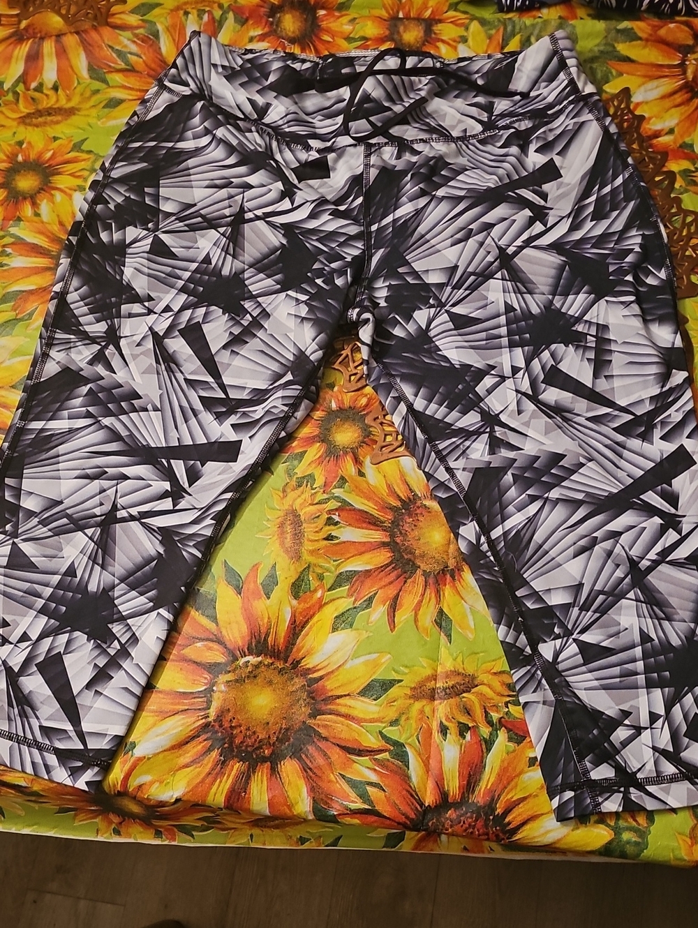 Danskin Black and White Geometric Leggings